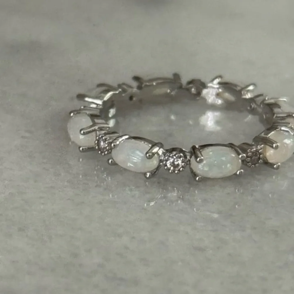 Silver Opal Crystal Pave Princess Ring 

Brand New

Size 6 - Picture 2 of 5